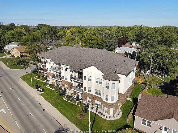 3rd image of 480 Fairview Blvd #203