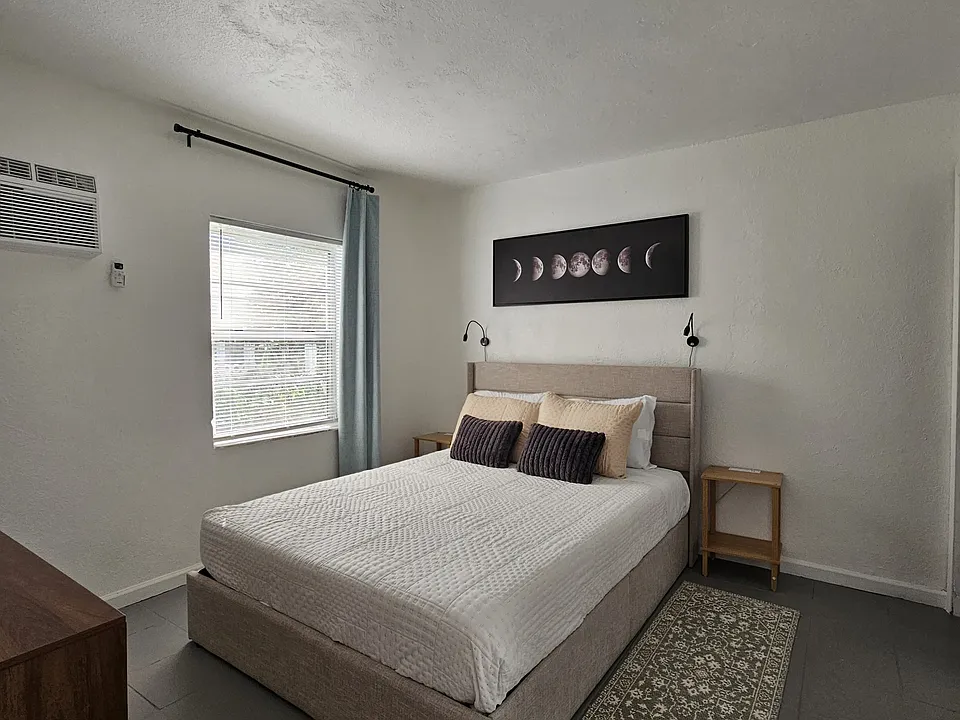 601 NW 90th St