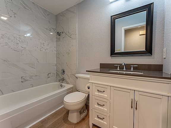 4th image of 581 King Cir