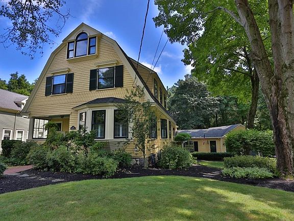 2nd image of 39 Forest Hill Ave