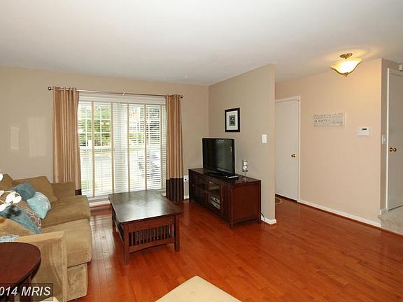 3rd image of 10453 Malone Ct
