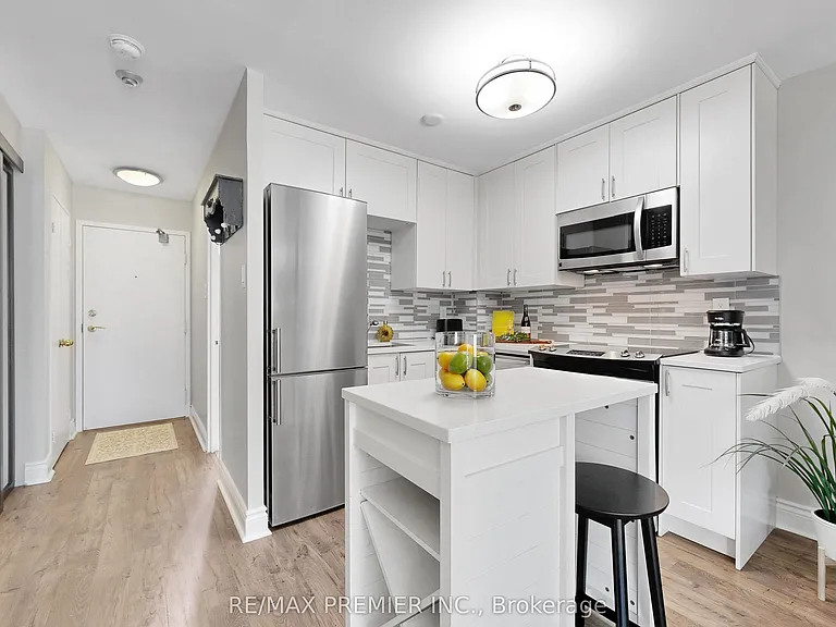 95 Prince Arthur Ave #Penthouse 824 — Photo 13