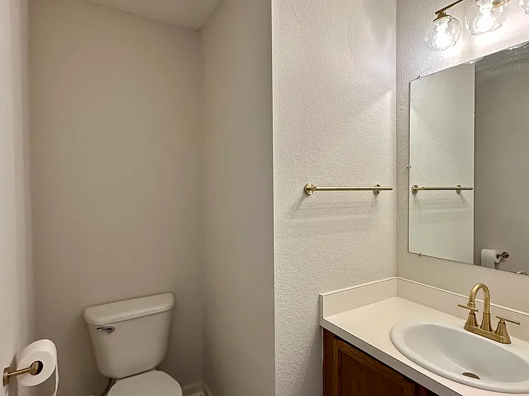 2542 Wilhurt Ave — Photo 8