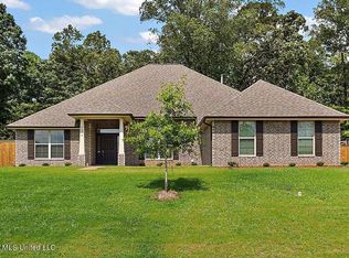 9670 Vaughters Cv, Olive Branch, MS 38654