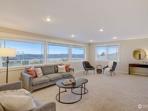 3rd image of 1761 N Jackson Avenue