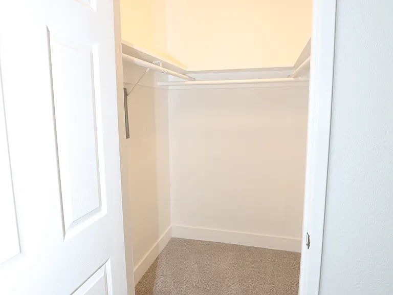 The Grove Apartments — Photo 9