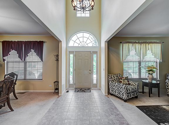 2nd image of 601 Camden Ln