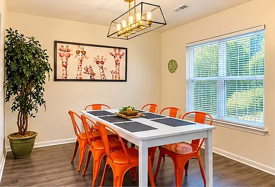 3 bed, 1685 sqft, $3,495 — Photo 3