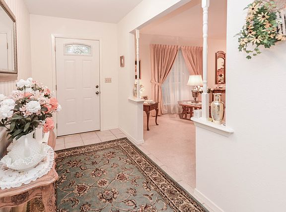 2nd image of 1505 Cliffbrook Dr