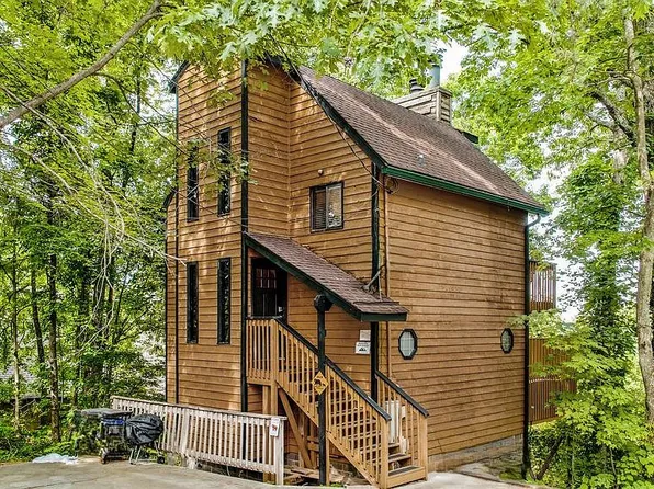 1452 N Arbon Ln, Gatlinburg, TN 37738