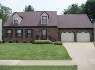 110 Westwinds Dr, Jacksonville, IL 62650