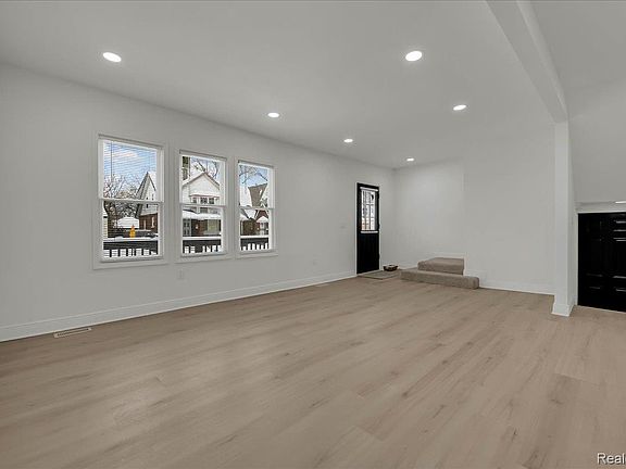 5th image of 16864 Santa Rosa Dr