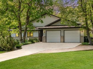 906 Geneva Dr, Alexandria, MN 56308