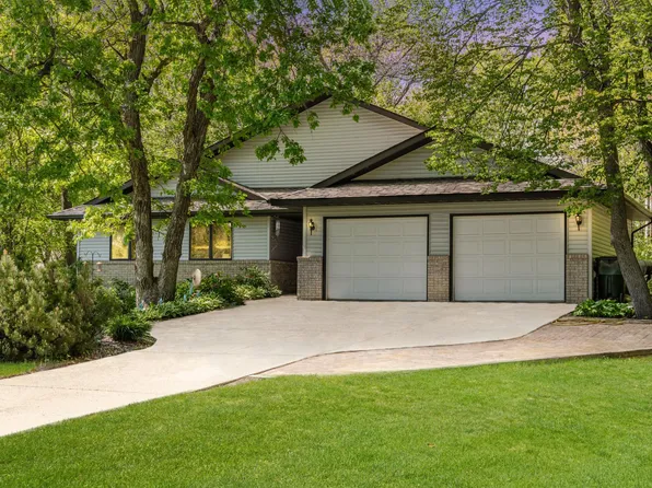 906 Geneva Dr, Alexandria, MN 56308