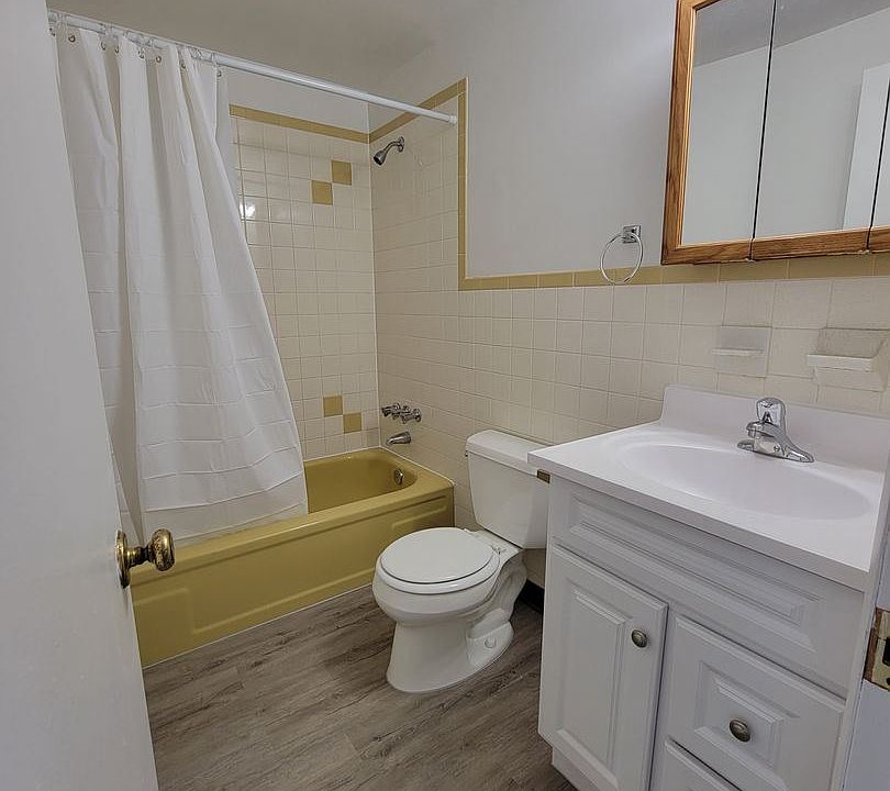 1st image of 2006 W Genesee St APT 14
