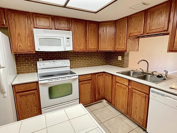 2nd image of 4989 Puritan Cir #502-0502-0