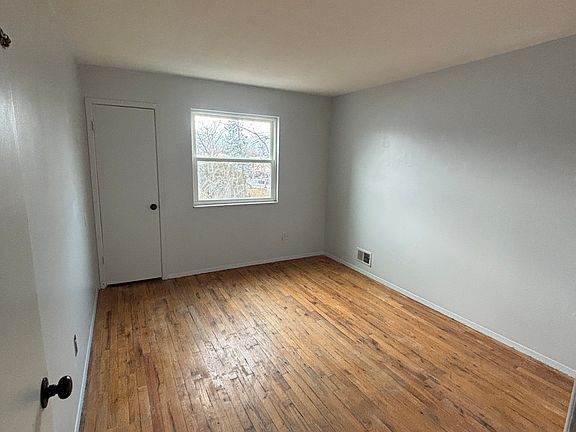 5th image of 16 Leona St Floor 2