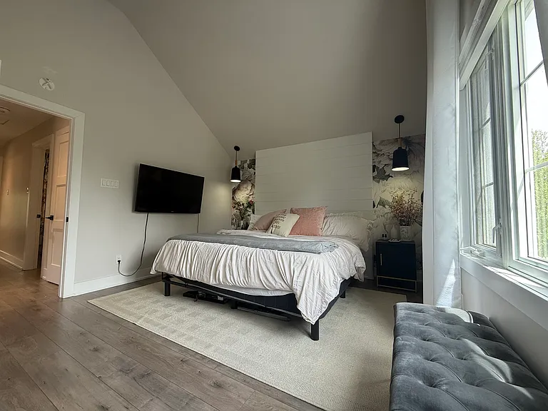 48 Albani St — Photo 11