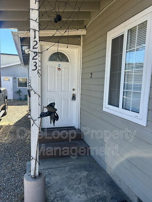3 bed, 1.0 bath, $3,200 — Photo 3