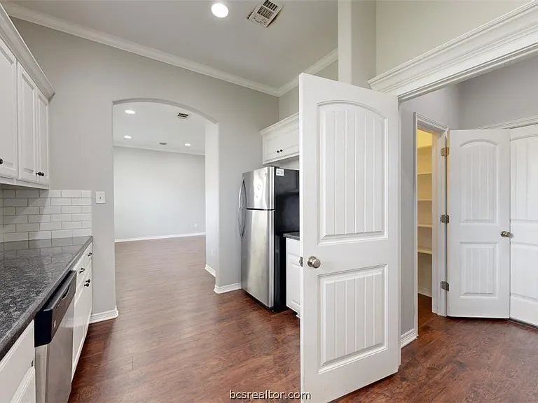 2706 Horse Haven Ln — Photo 10
