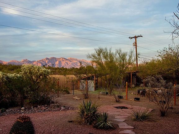 3rd image of 730 N La Cholla Blvd