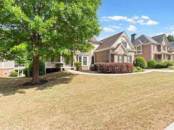 3rd image of 1183 Hillside Green Way