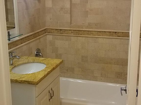 5th image of 2428 Ocean Park Blvd