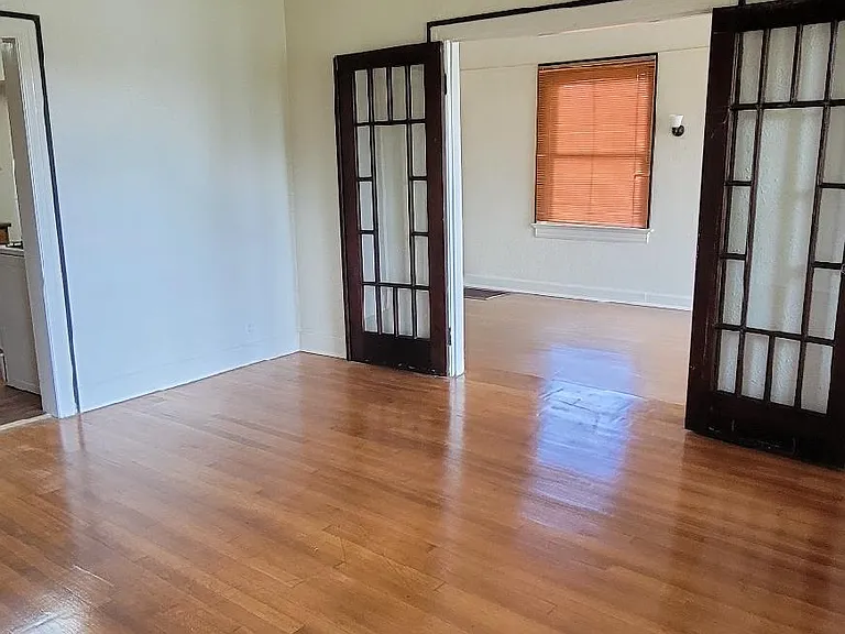 2440 Laurel St — Photo 17