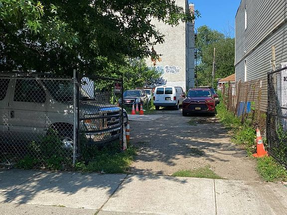 2nd image of 343 Crescent St