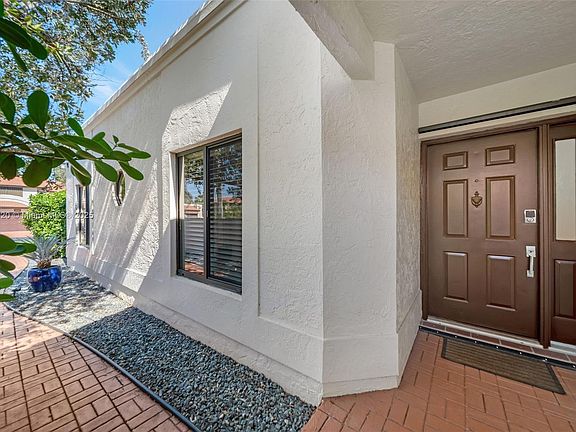 4th image of 9324 NW 50th Doral Cir N #9324