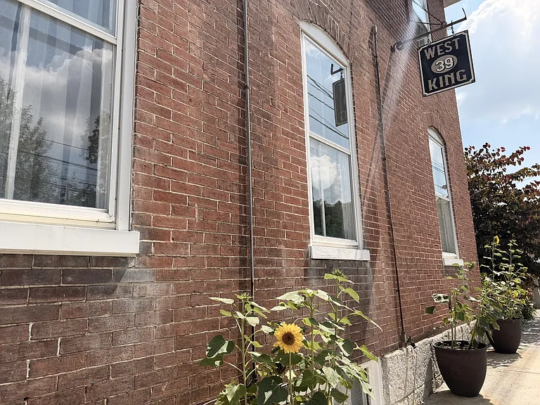 39 W King St #3 — Photo 1