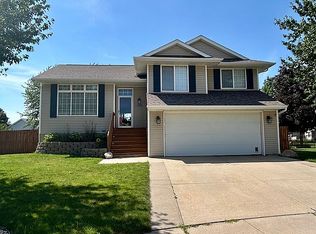 950 Augusta Cir, North Liberty, IA 52317