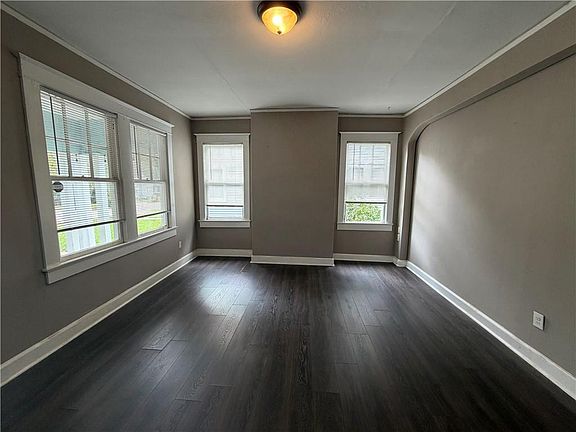 3rd image of 116 Glenwood St
