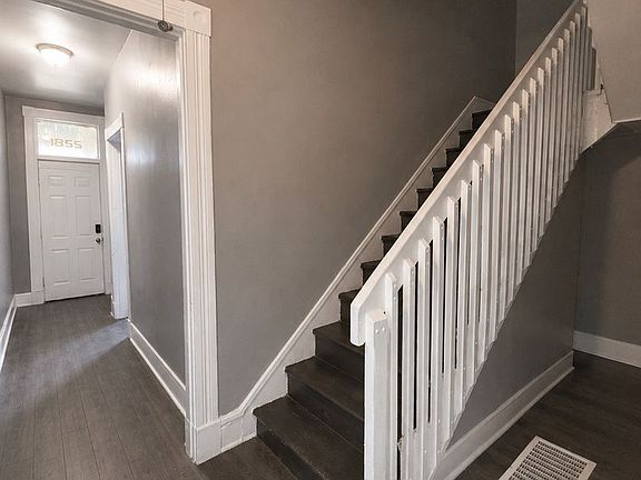 5th image of 2281 Vine St