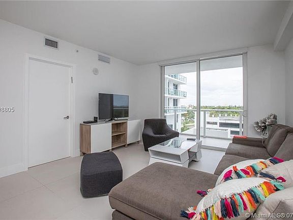 3rd image of 4250 Biscayne Blvd APT 705