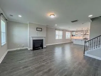 3 bed, 2.5 bath, 1959 sqft, $2,400 — Photo 4