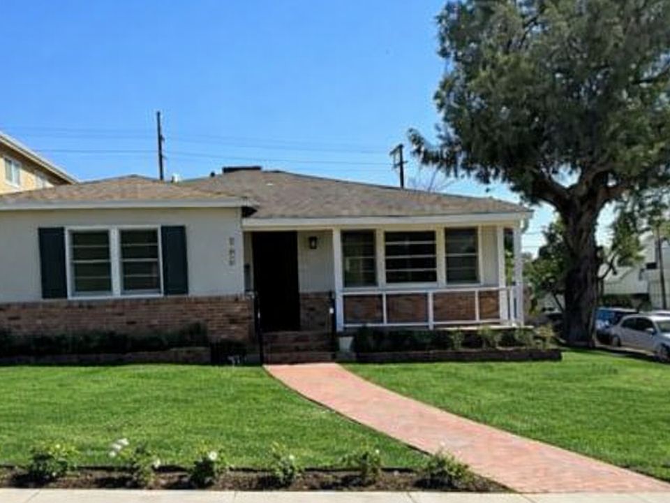 1st image of 702 E Tujunga Ave
