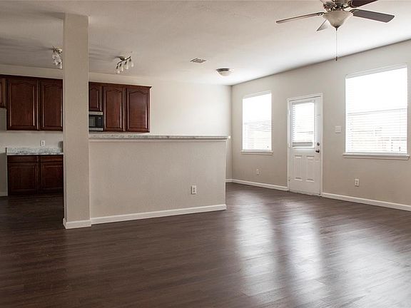 2nd image of 3904 Dumas Dr