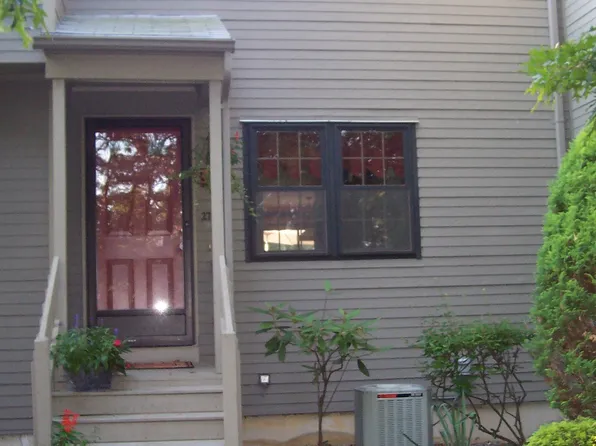 2708 Pinewood Dr, Smithfield, RI 02917