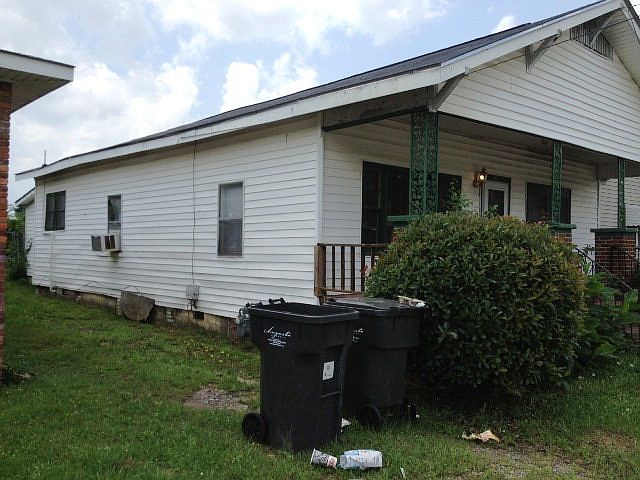 2nd image of 1507 Mill St