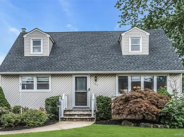 195 Nims Avenue, West Babylon, NY 11704