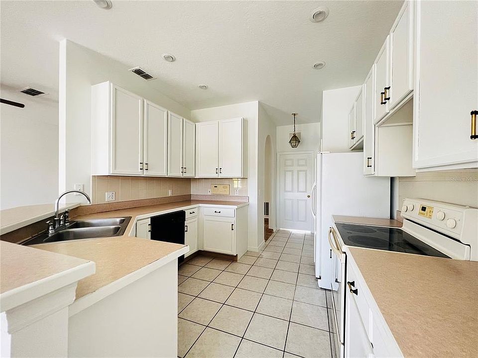 2nd image of 25061 Aster Cove Ln