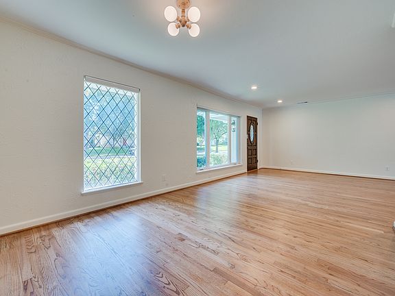 5th image of 7006 Clayton Ave