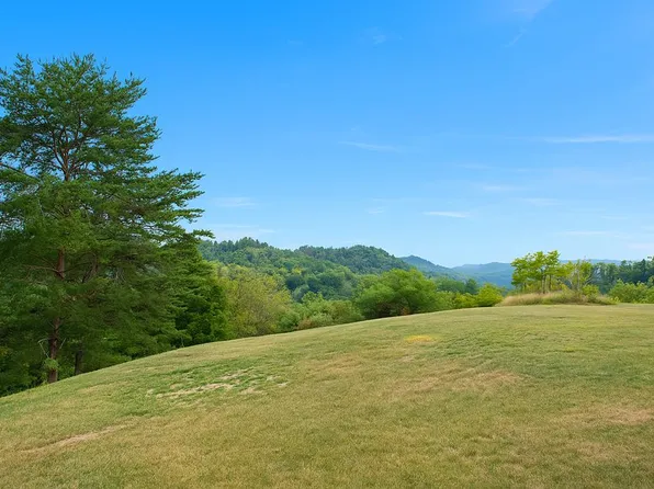 41 Mountain View Ct, Pikeville, KY 41501