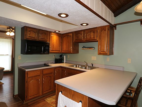 2nd image of 15 Schricker Ct