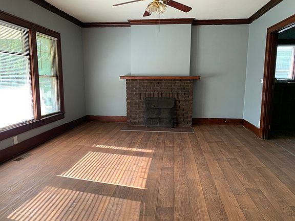 3rd image of 137 S 14th St #137
