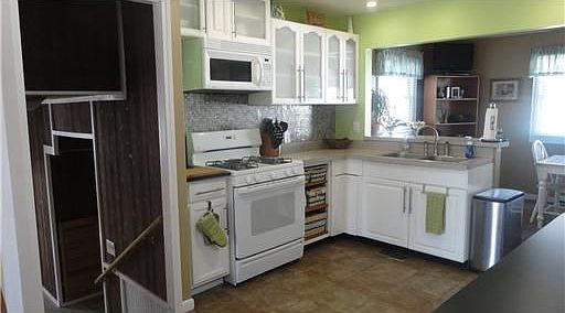 2nd image of 1309 Southlea Dr