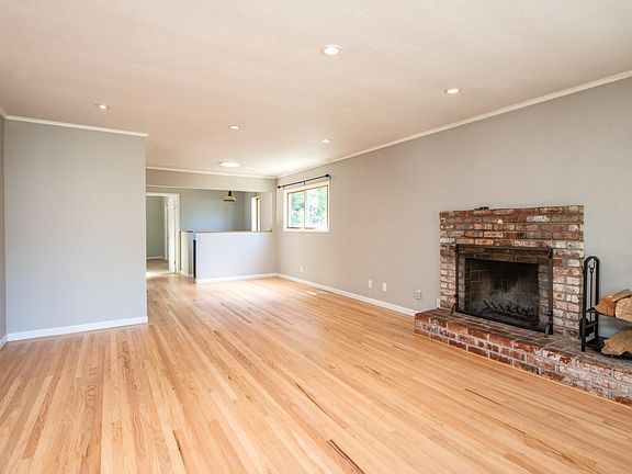 3rd image of 162 Glen Park Ave