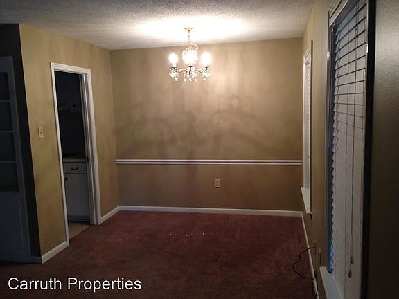 4th image of 4040 Parliament Dr APT 240