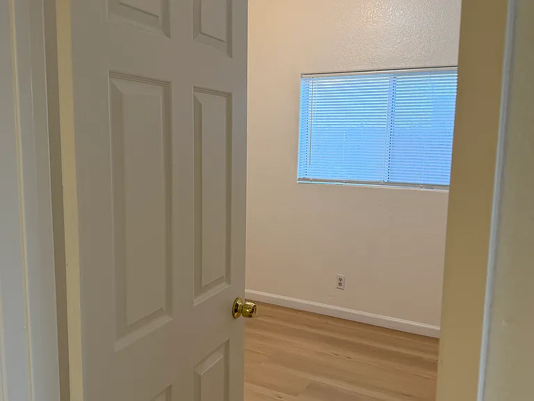 3206 W Fruitvale Ave — Photo 9